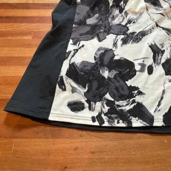 Tankini, black and white floral, medium - Picture 5 of 8